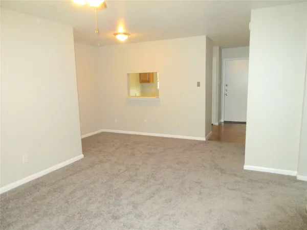 $1,300 | 1230 Shadowdale Drive, Unit 12, Houston, TX 77043