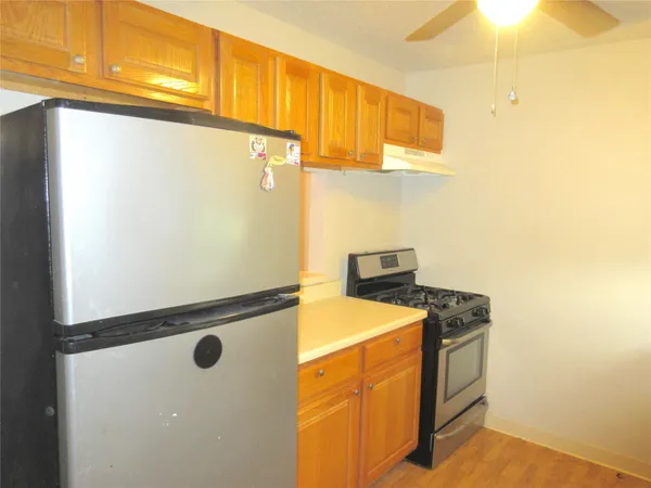 $1,300 | 1230 Shadowdale Drive, Unit 12, Houston, TX 77043