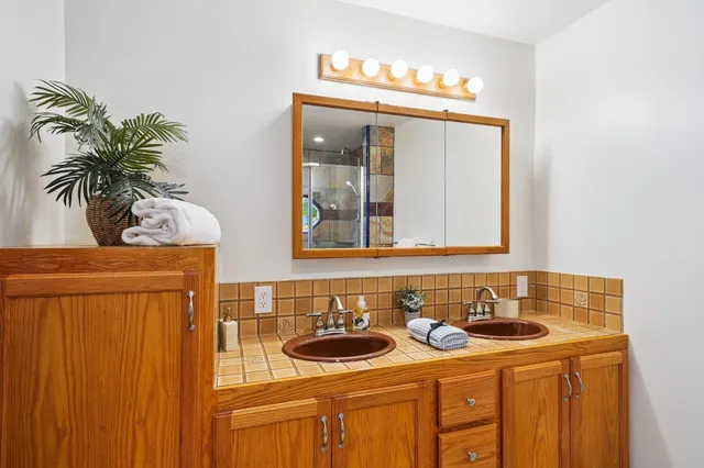 $1,298,000 | 23762 Hutchinson Road, Los Gatos, CA 95033