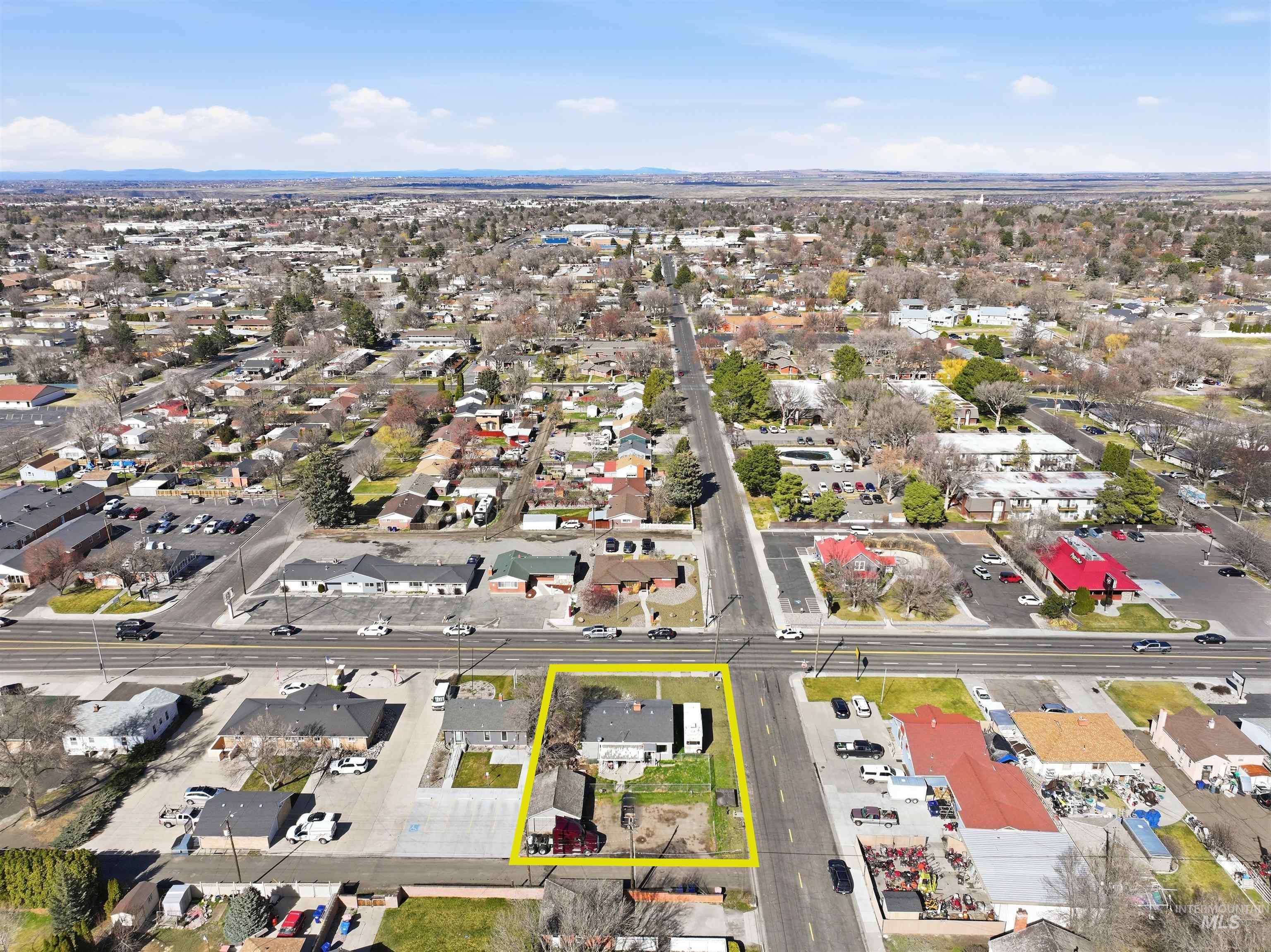 1644 Addison Avenue East Twin Falls, ID 83301 - Photo 13 of 18 Aerial view of residential area with property boundaries highlighted