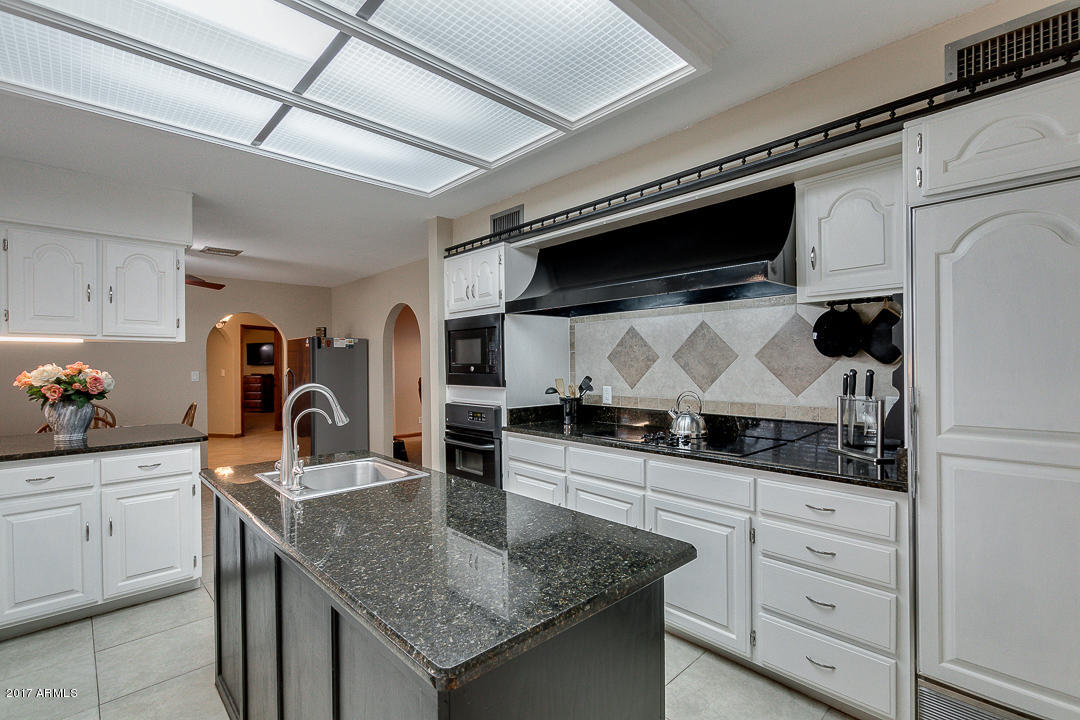 2890 East Ryan Road Gilbert, AZ 85297 - Photo 1 of 27 Beautiful kitchen