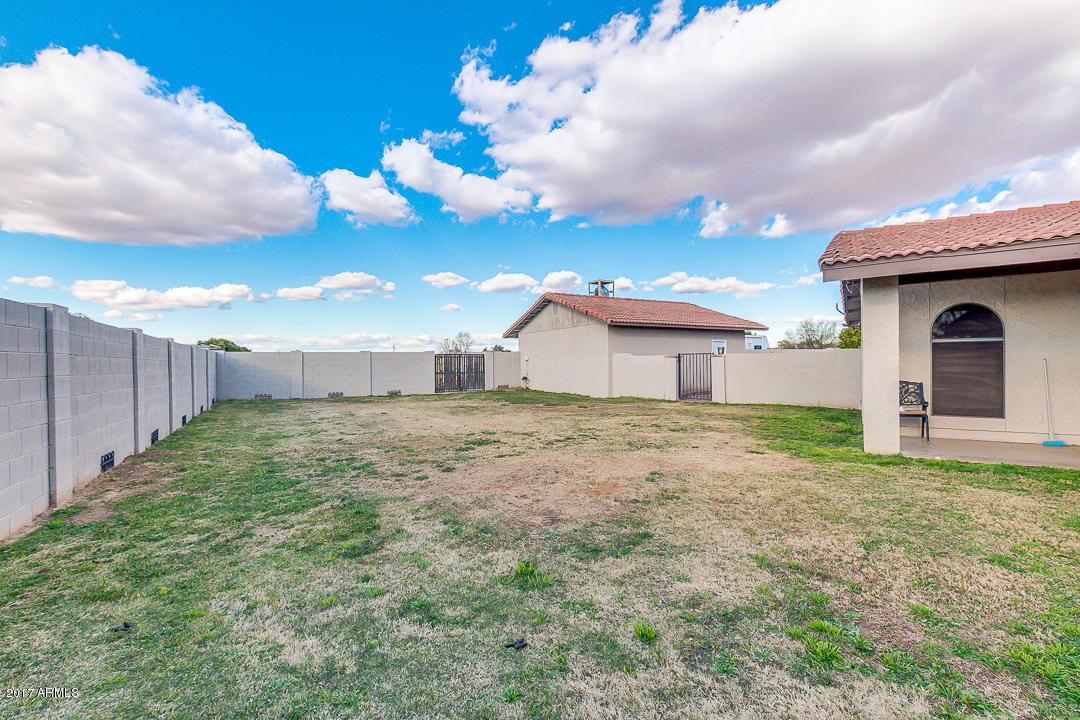 2890 East Ryan Road Gilbert, AZ 85297 - Photo 25 of 27 Patio pasture off bedroom