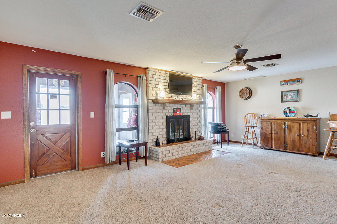 2890 East Ryan Road Gilbert, AZ 85297 - Photo 8 of 27 Big family room