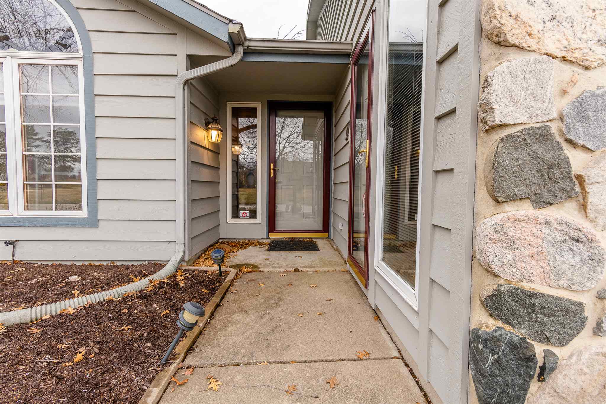 4603 Crystal Ridge Cove Fort Wayne, IN 46835 - Photo 2 of 29