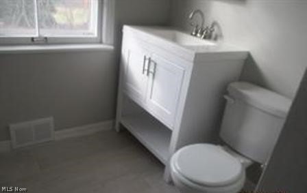 1150 Brandon Road Cleveland, OH 44112 - Photo 2 of 15