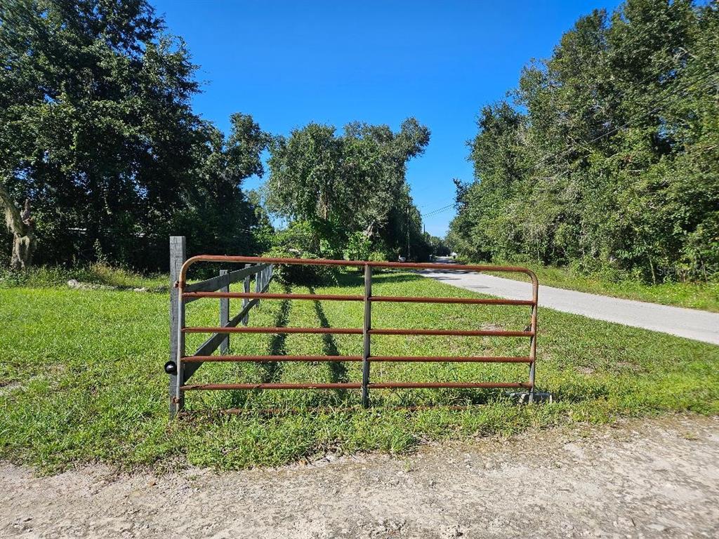 12430 Country Place Road Lakeland, FL 33809 - Photo 3 of 18 Gallery Image 3