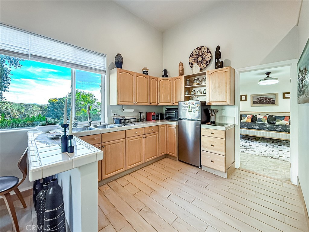 130 Dapplegray Road Bell Canyon, CA 91307 - Photo 53 of 73 Guest House Kitchen