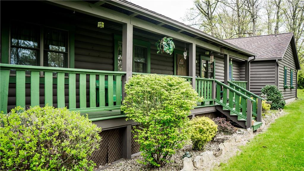 Well Manicured Landscaping with Classic Wooden Lattice 
