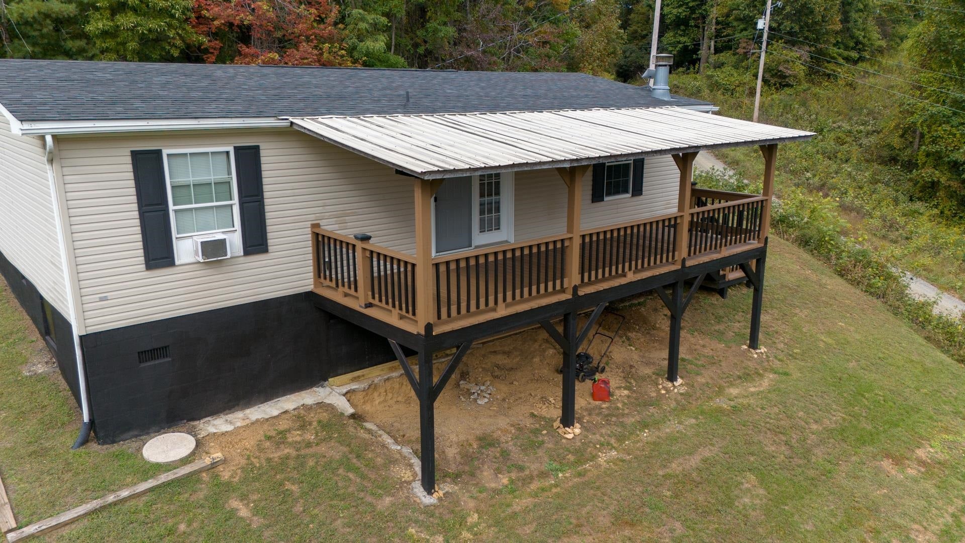 631 Blue Ridge School Road Fancy Gap, VA 24328 - Photo 4 of 34 Gallery Image 4