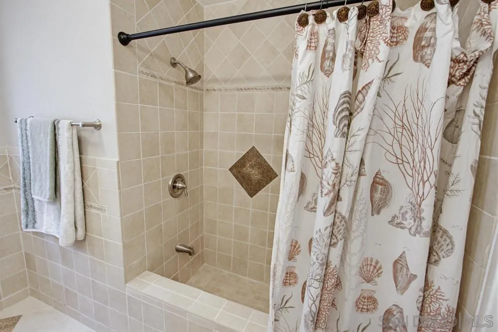 308 Leeann Lane Encinitas, CA 92024 - Photo 33 of 75 Bathroom