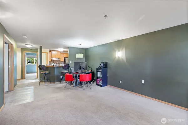 a view of livingroom with furniture