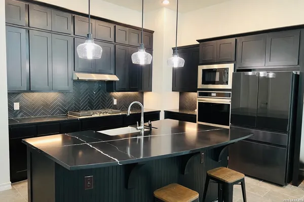 $2,925 | 10134 Mitra Way, San Antonio, TX 78224