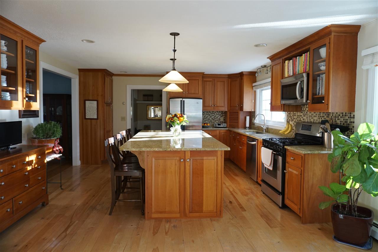45 Bradford Road Keene, NH 03431 - Photo 4 of 36