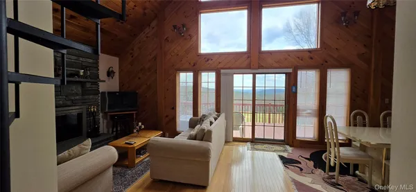 $1,099,900 | 125 Woods Road, Barryville, NY 12719