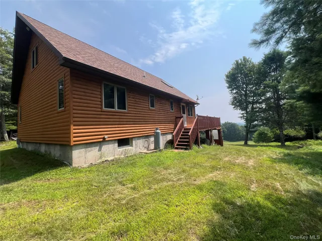 a view of outdoor space with a garden
