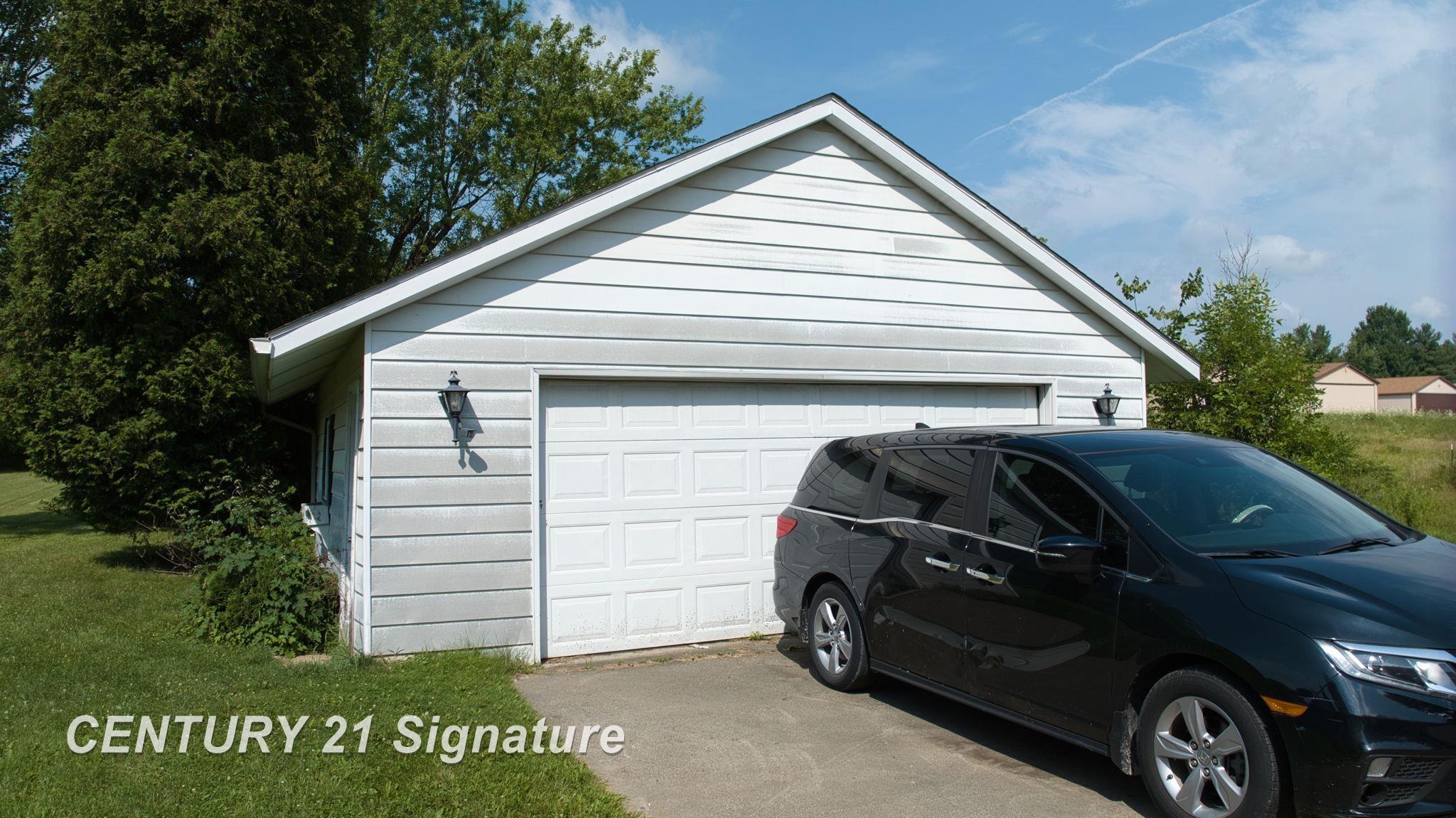 3241 Luce Road Flushing, MI 48433 - Photo 6 of 43