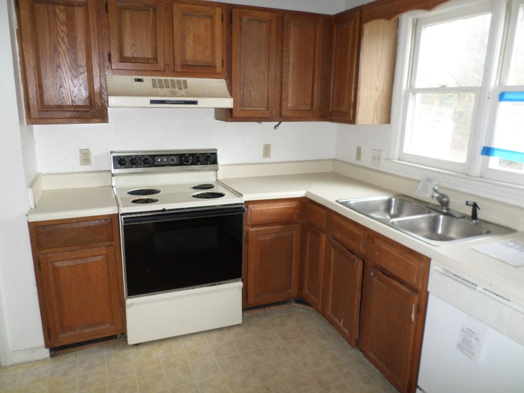 8121 Perry Creek Road Raleigh, NC 27616 - Photo 4 of 10 Photo 4