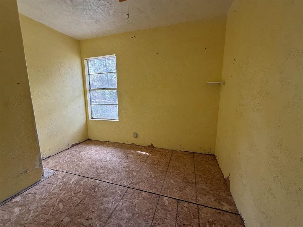 9283 Largent Road Hull, TX 77564 - Photo 13 of 22