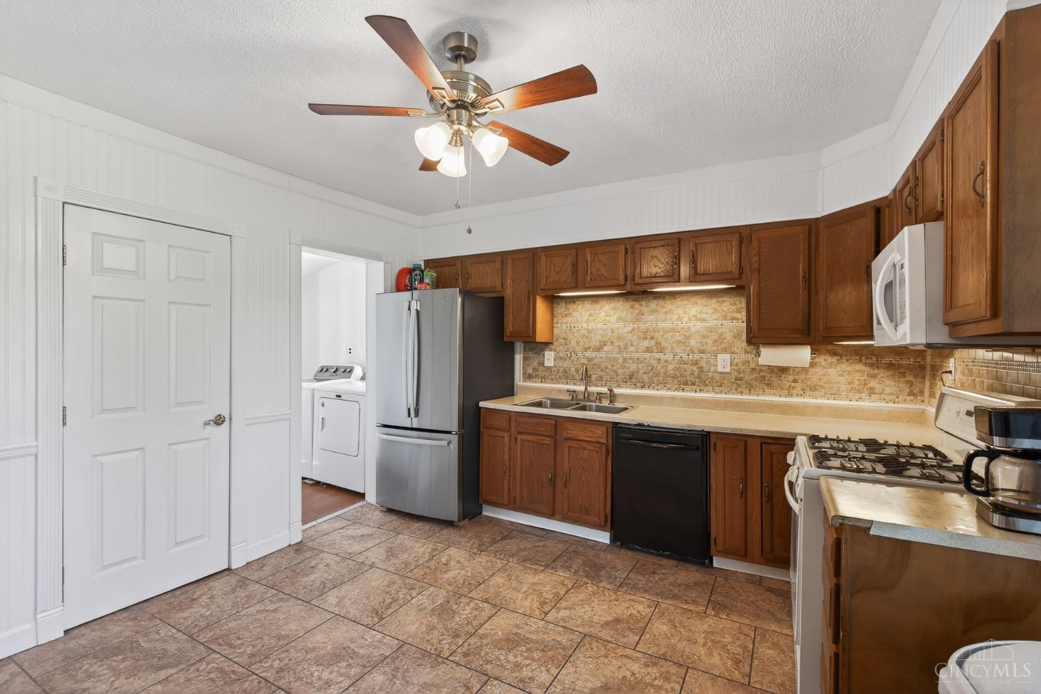 6823 Thompson Road Cincinnati, OH 45247 - Photo 15 of 53