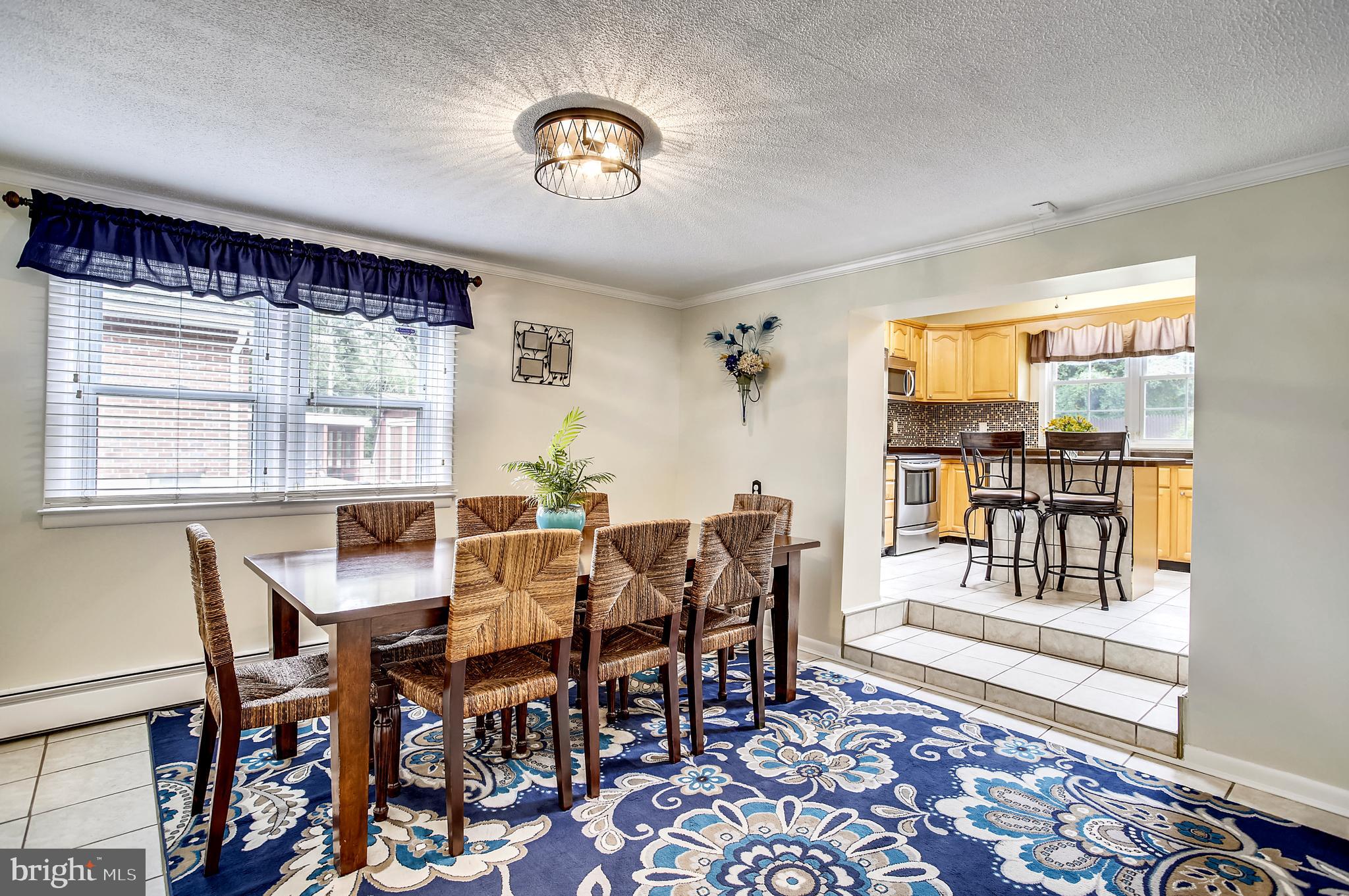 933 Starbit Road Baltimore, MD 21286 - Photo 14 of 37 dining room