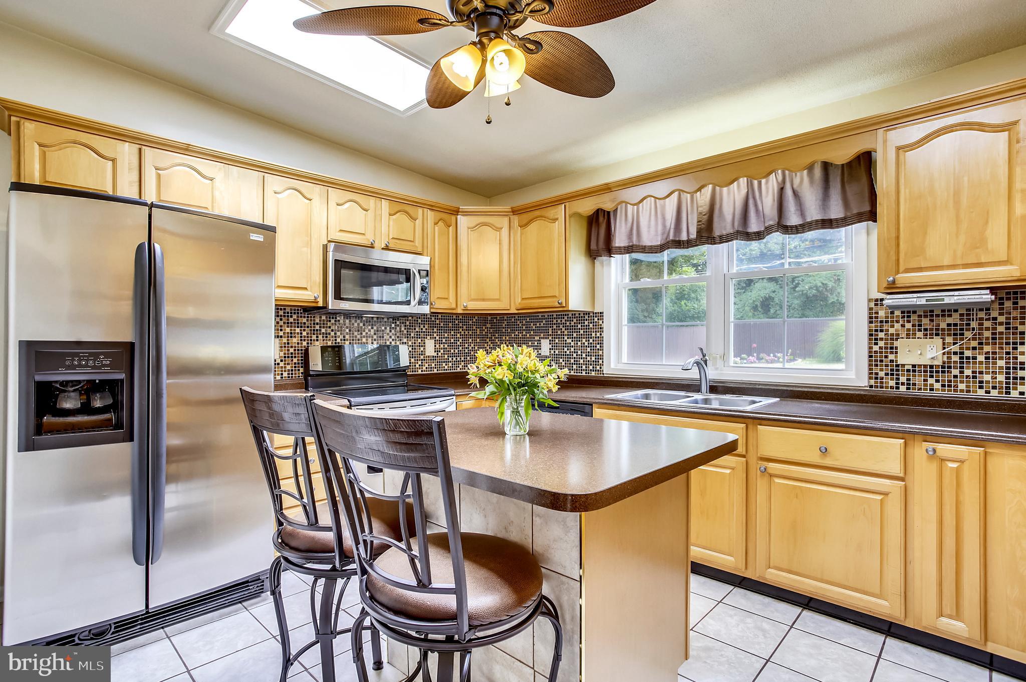 933 Starbit Road Baltimore, MD 21286 - Photo 17 of 37 kitchen