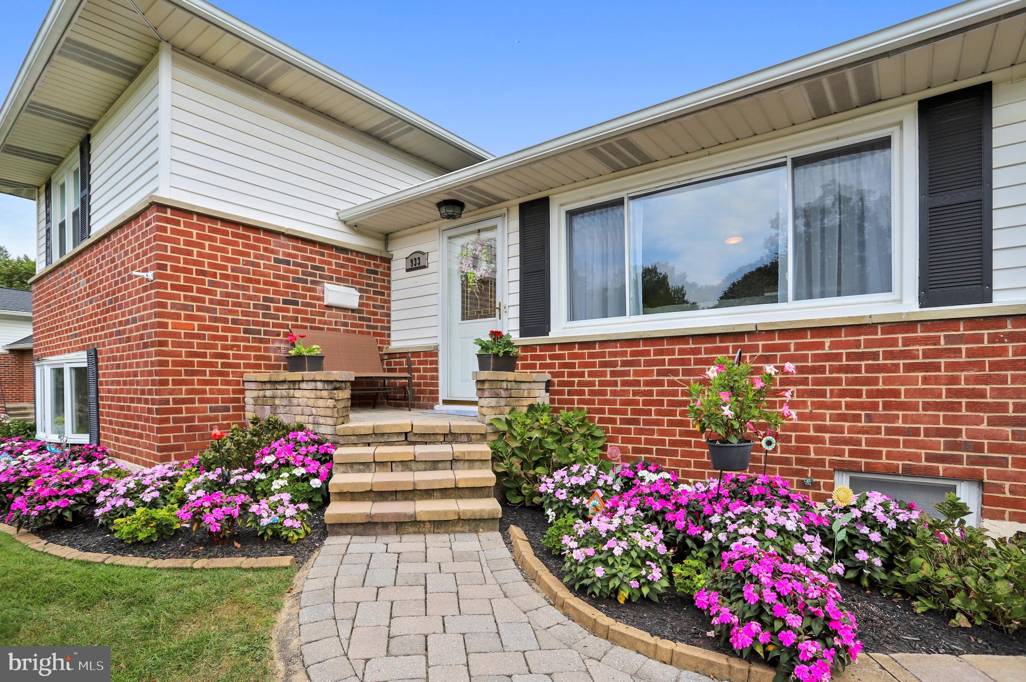 933 Starbit Road Baltimore, MD 21286 - Photo 4 of 37 Gallery Image 4