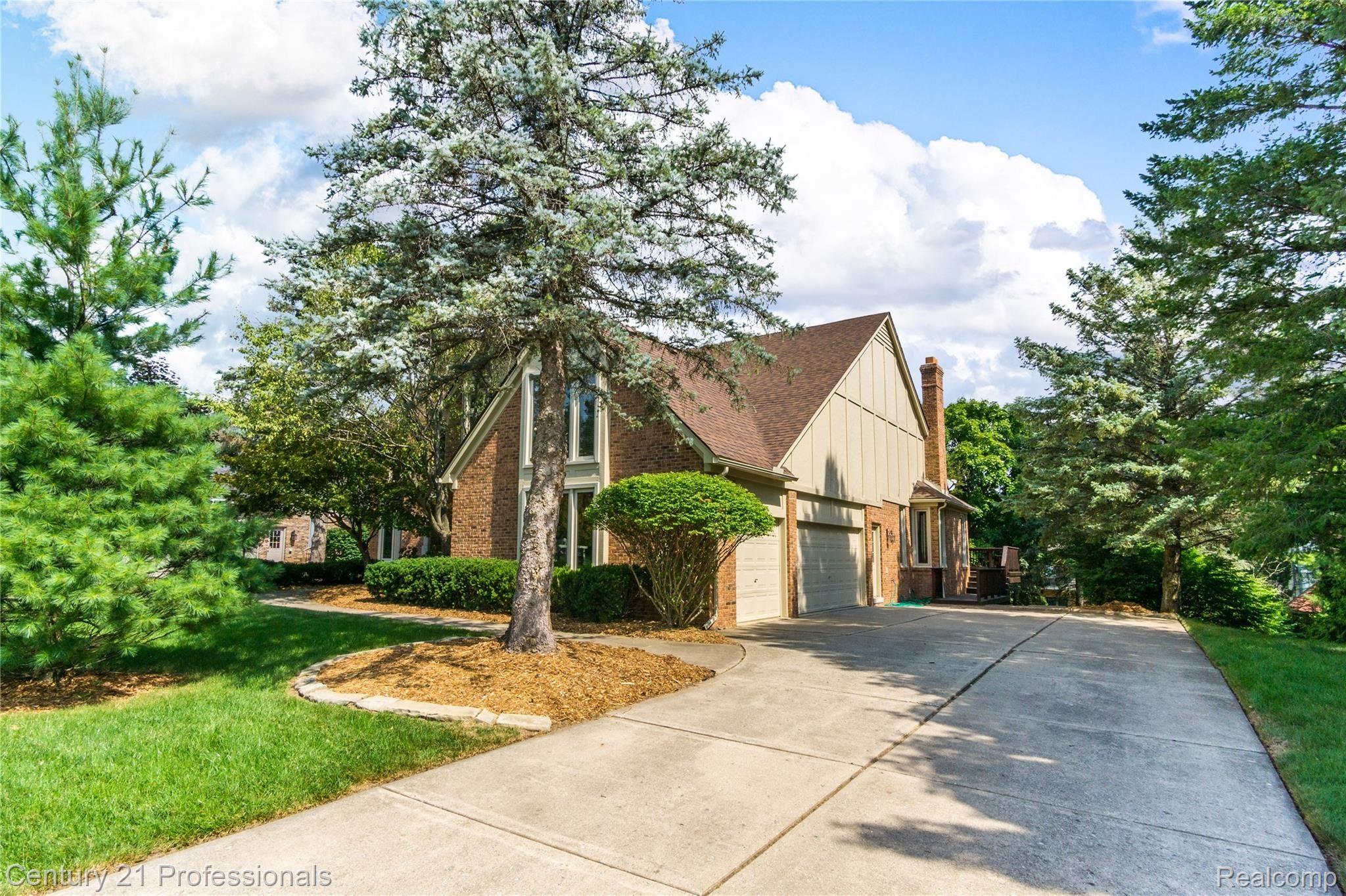 1059 Stony Pointe Boulevard Rochester, MI 48307 - Photo 1 of 74 Exteriors (1 of 14).jpg