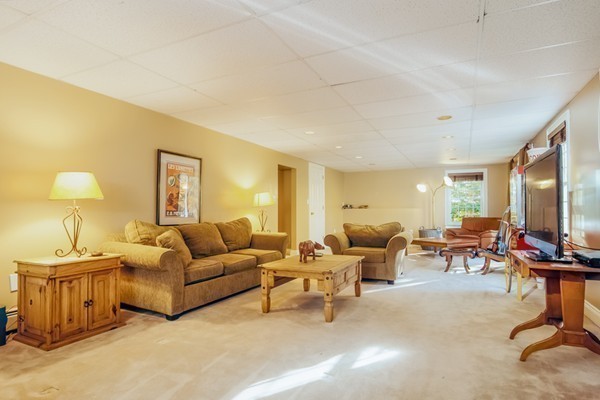 42 Walker Road Manchester, MA 01944 - Photo 21 of 29 Gallery Image 21