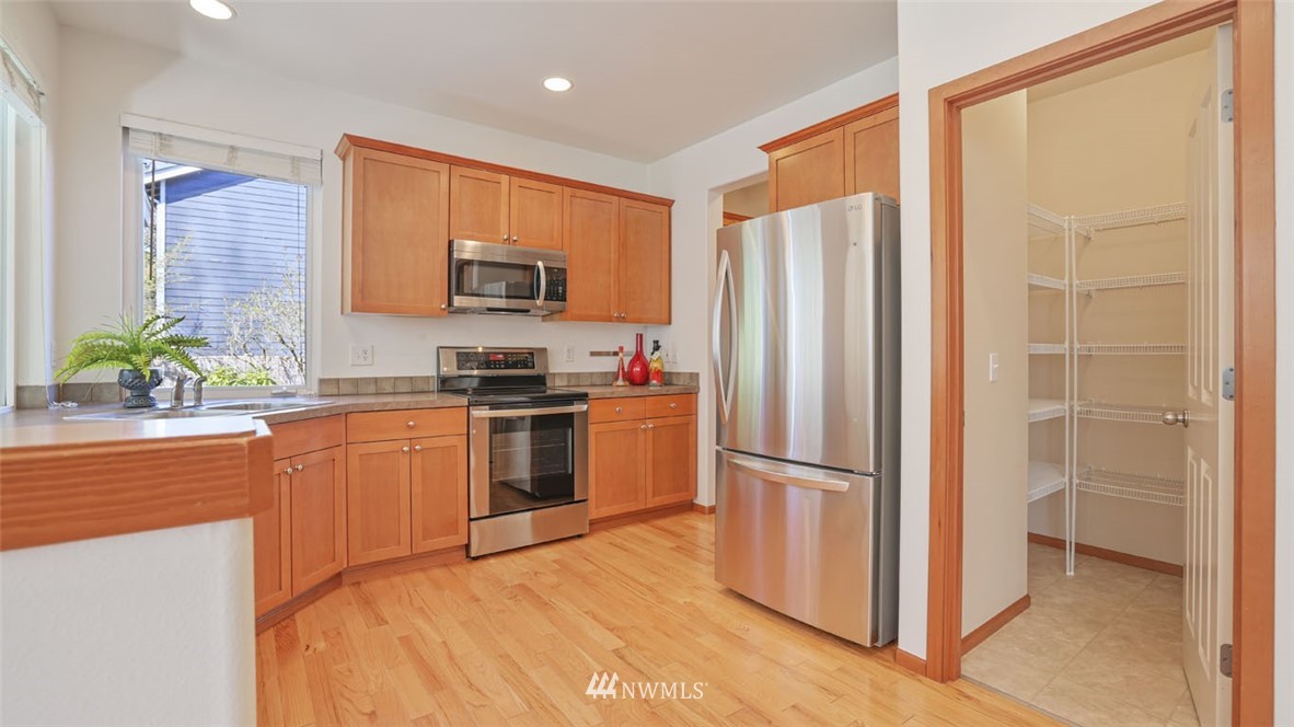 6035 Southeast 2nd Court Renton, WA 98059 - Photo 10 of 35