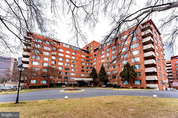 $154,888 | 1111 Arlington Boulevard, Unit 828, Arlington, VA 22209