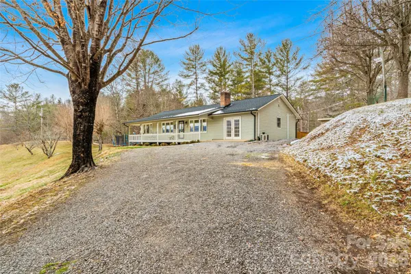 $423,900 | 101 Hunters Ridge Road, Burnsville, NC 28714