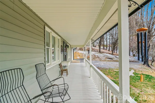 $423,900 | 101 Hunters Ridge Road, Burnsville, NC 28714