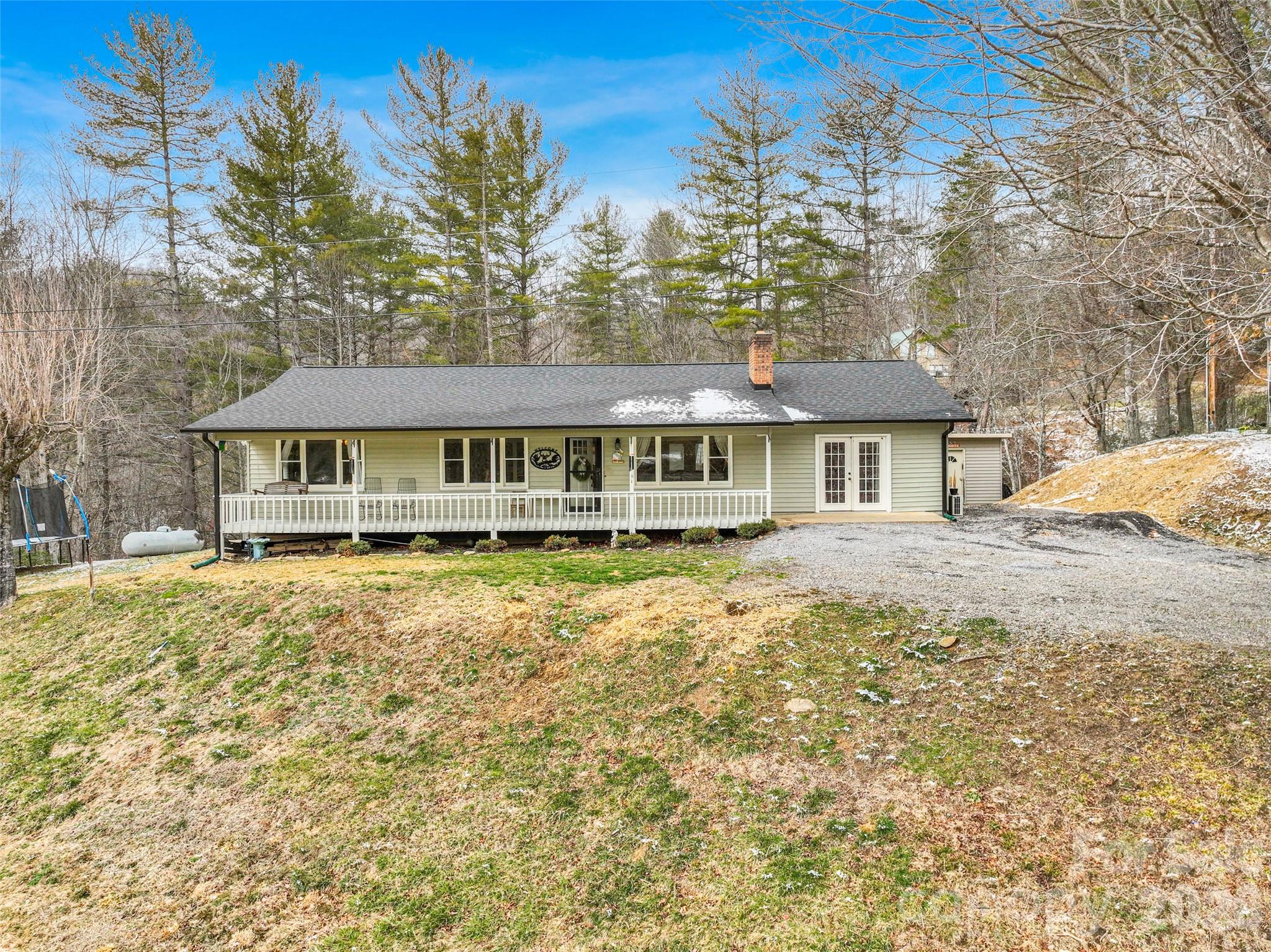 101 Hunters Ridge Road Burnsville, NC 28714 - Photo 3 of 36