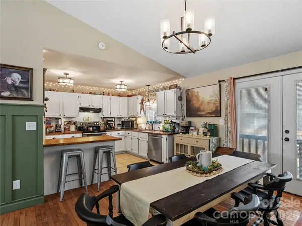 $423,900 | 101 Hunters Ridge Road, Burnsville, NC 28714
