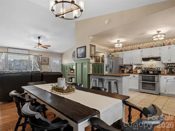 $423,900 | 101 Hunters Ridge Road, Burnsville, NC 28714