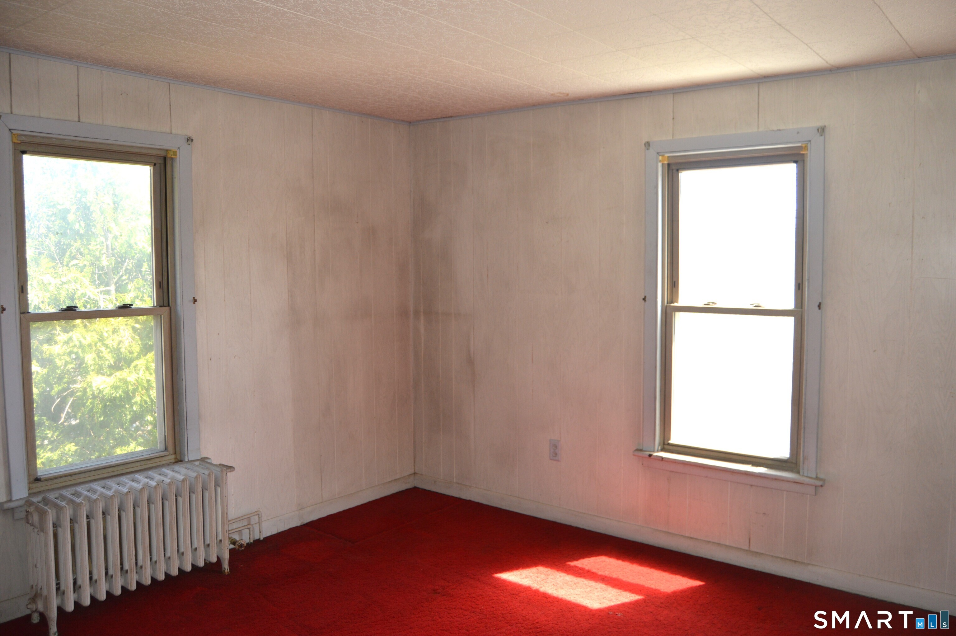 284 Main Street Berlin, CT 06023 - Photo 22 of 28 a view of an empty room with a window