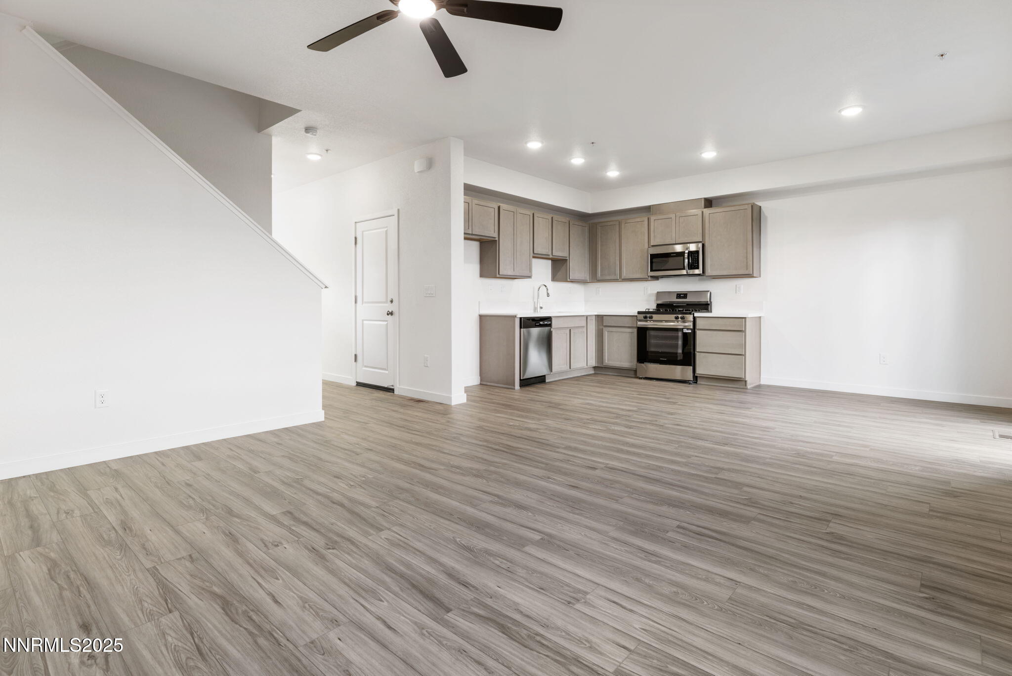 246 Green Lane Dayton, NV 89403 - Photo 3 of 19 8-web-or-mls-DSC_2732