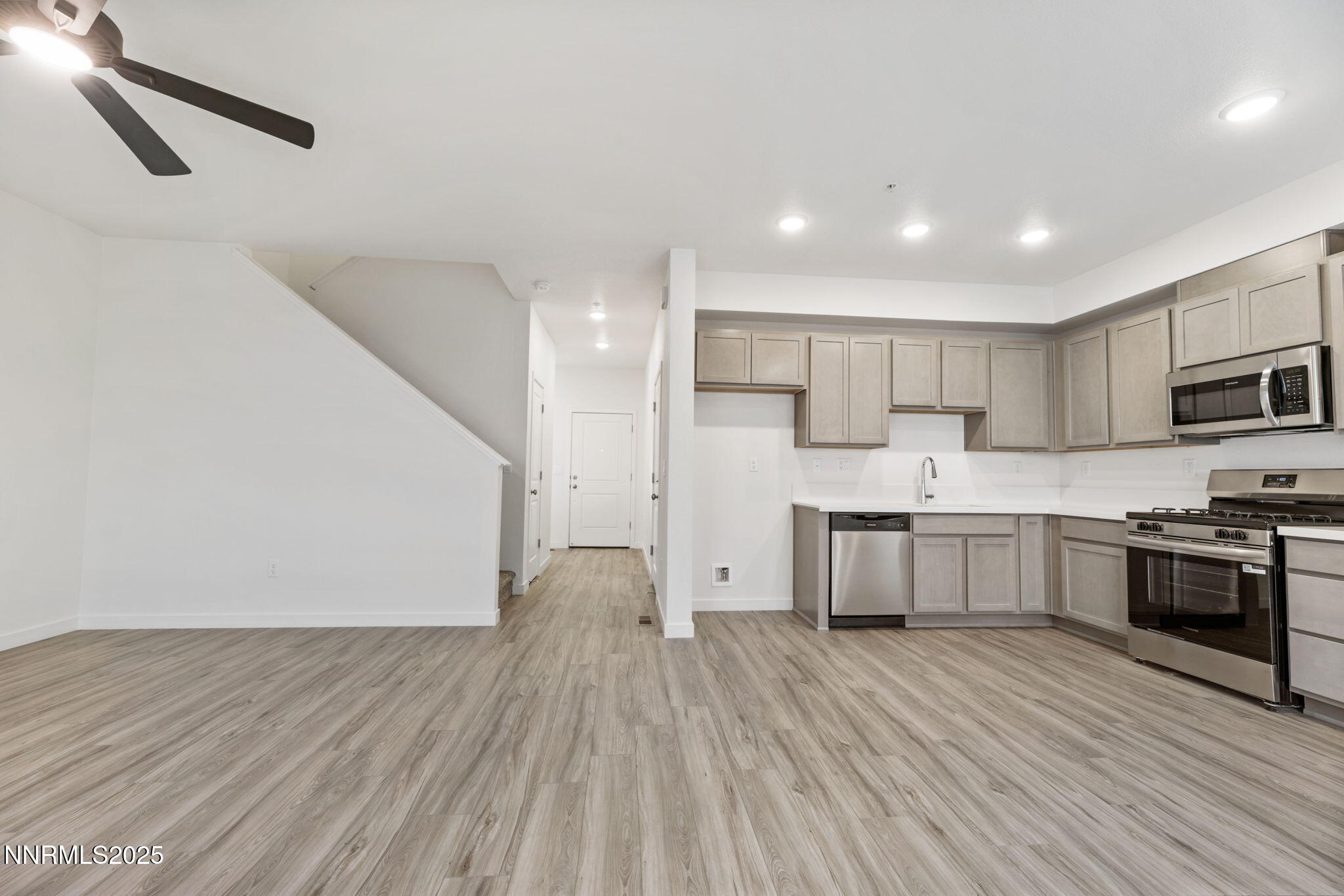 246 Green Lane Dayton, NV 89403 - Photo 6 of 19 11-web-or-mls-DSC_2767