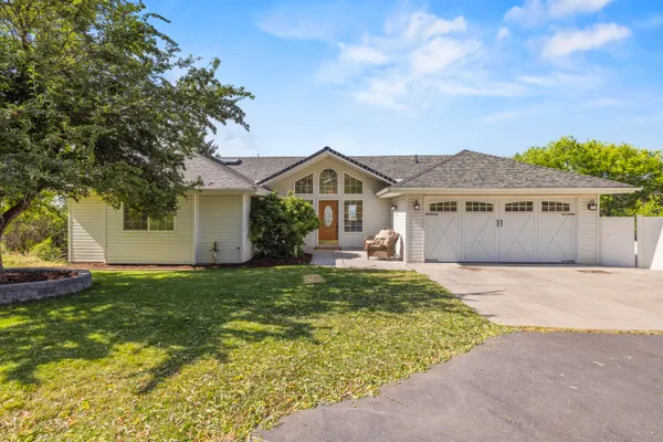 $750,000 | 1710 Alisa Lane, Klamath Falls, OR 97601