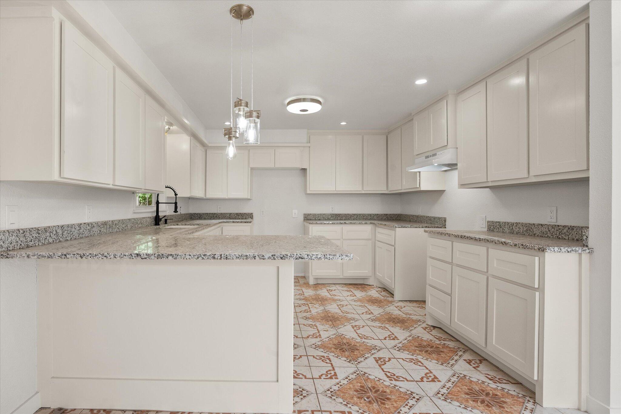 2014 40th Street Lubbock, TX 79412 - Photo 6 of 30 21-2014 40th_9288