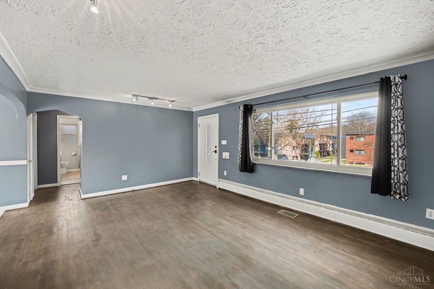 6263 Corbly Road Cincinnati, OH 45230 - Photo 6 of 22 Gallery Image 6