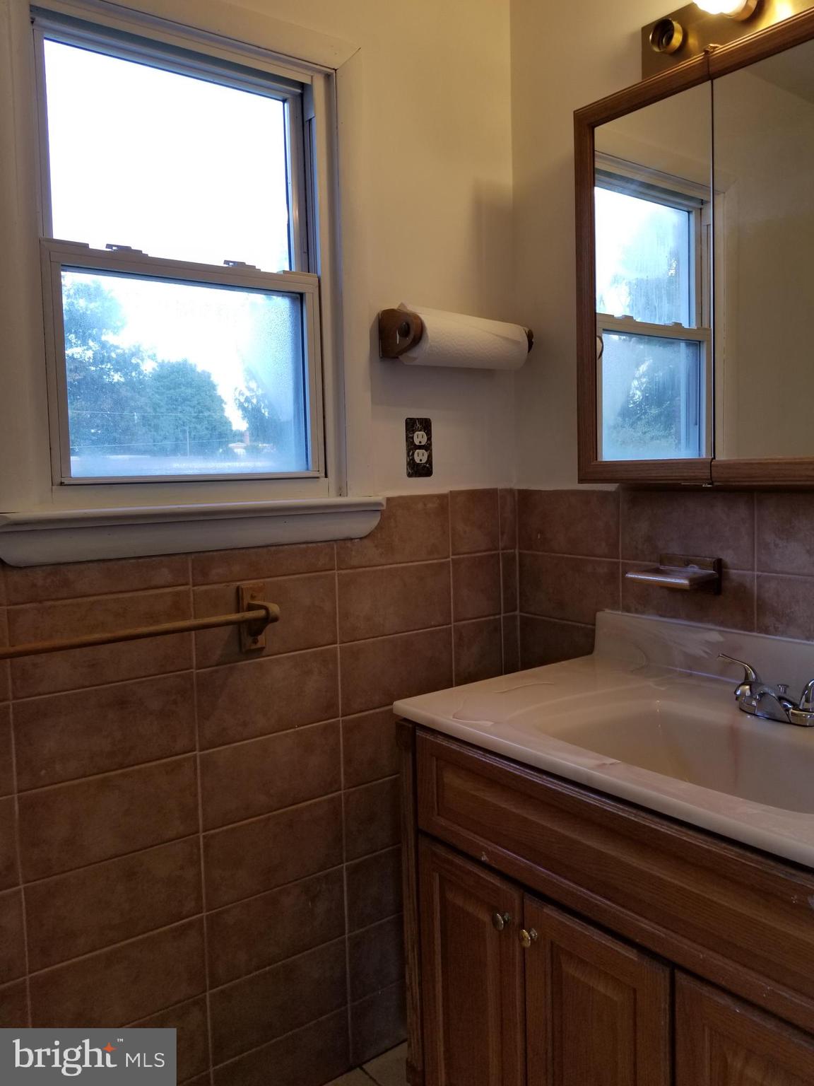 12 Georgetown Road Walkersville, MD 21793 - Photo 9 of 21 Master's bathroom