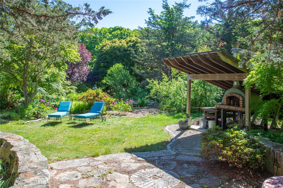 517 Lake Road Tiverton, RI 02878 - Photo 7 of 47