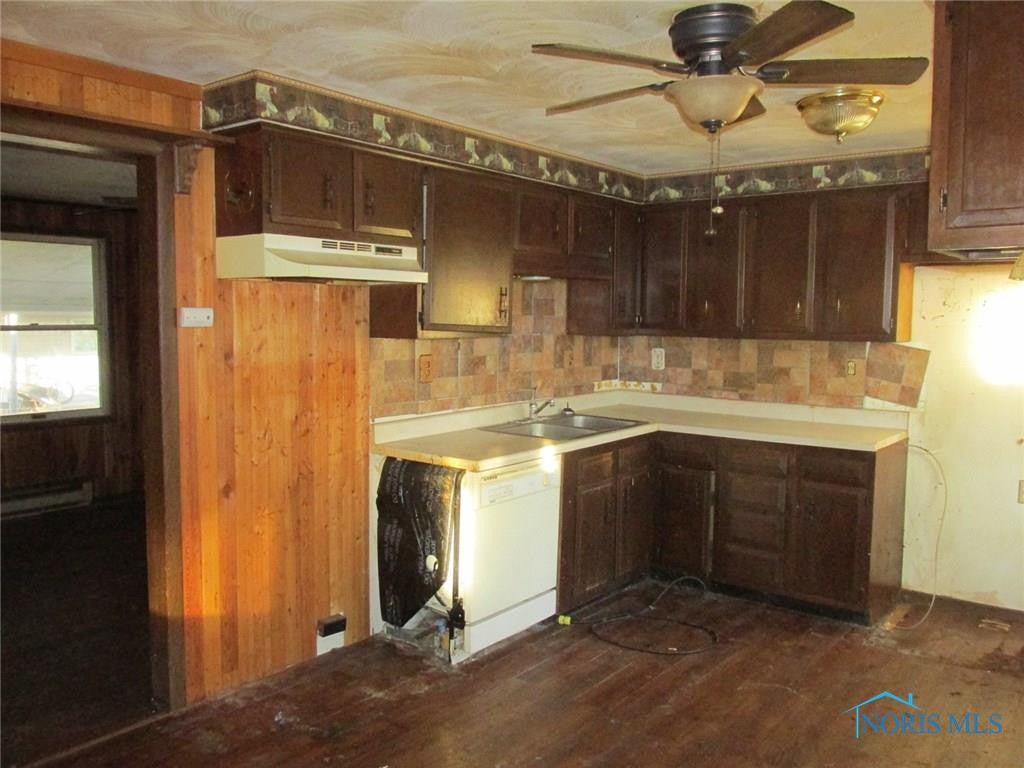670 South Bradner Road Port Clinton, OH 43452 - Photo 5 of 16 Gallery Image 5