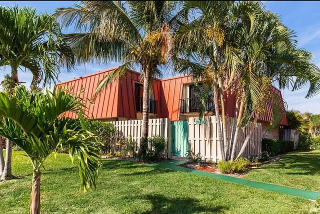 $2,800 | 3333 Meridian Way North, Unit B, Palm Beach Gardens, FL 33410
