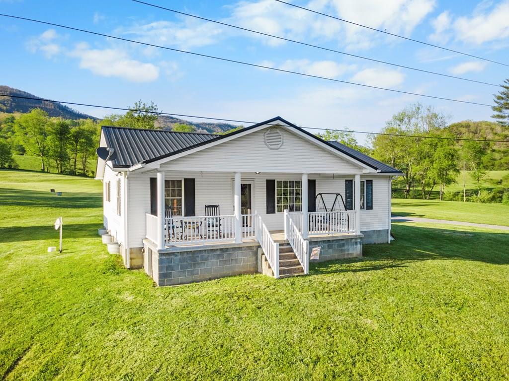 3003 Freestone Valley Road Tannersville, VA 24377 - Photo 1 of 40 Gallery Image 1
