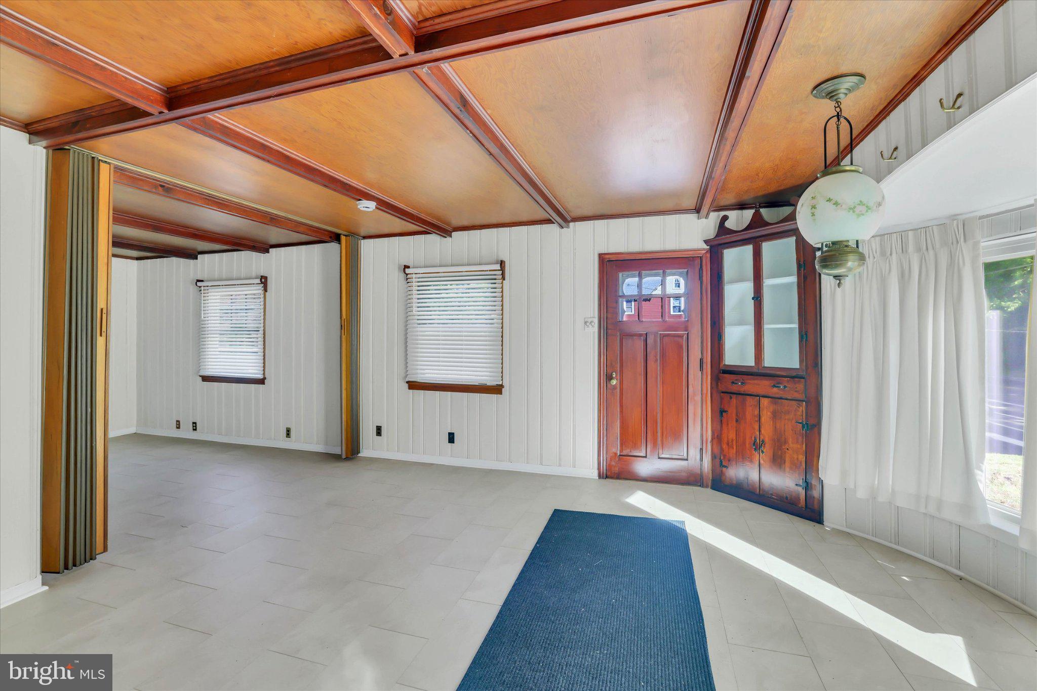 222 Berlin Road North Lindenwold, NJ 08021 - Photo 31 of 42 Charming entryway with vintage flair.