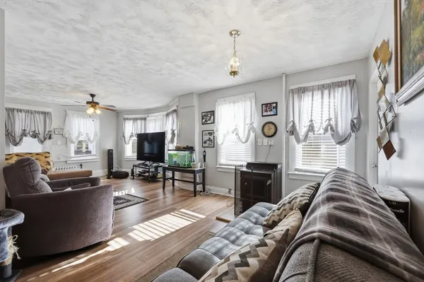 $330,000 | 171 State Street, Chicopee, MA 01013