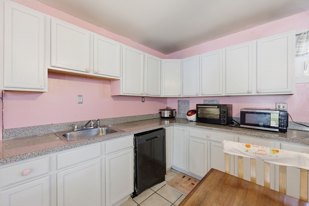 171 State Street Chicopee, MA 01013 - Photo 17 of 40