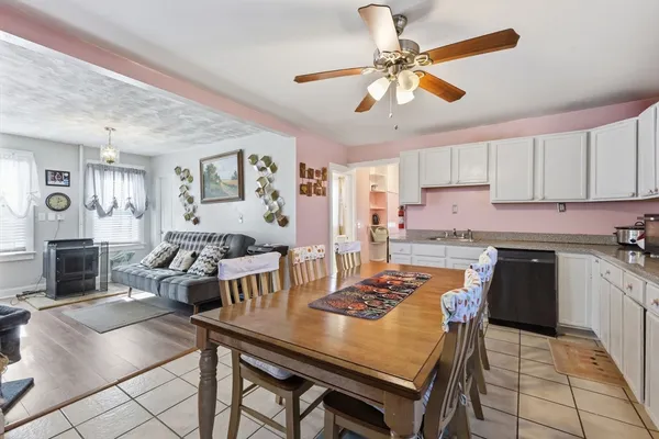 $330,000 | 171 State Street, Chicopee, MA 01013